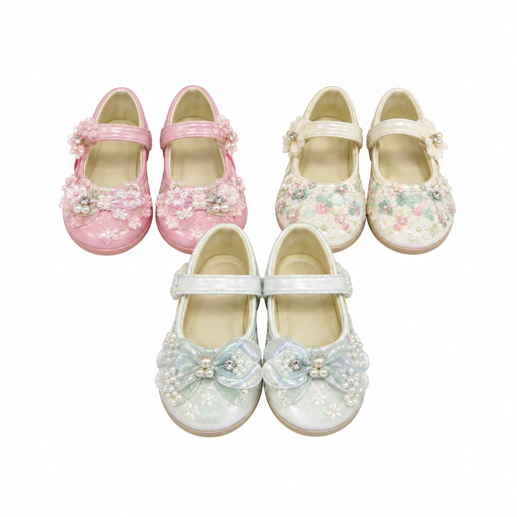 Zapato de charol para niña con flores de encaje y correa ancha