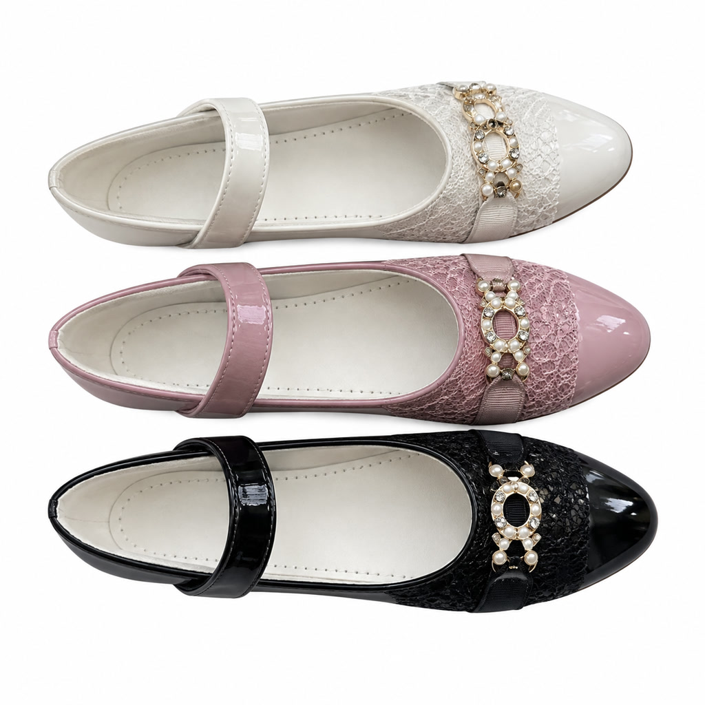 [SL-3-7] Zapato de charol para niña con cadena y adorno de cuentas