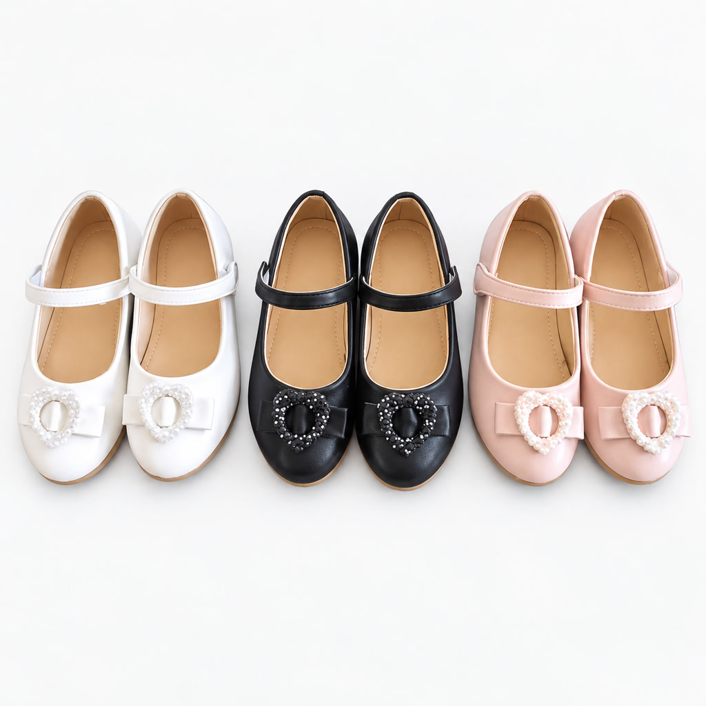 Zapato de charol mate para niña con correa y aplique frontal