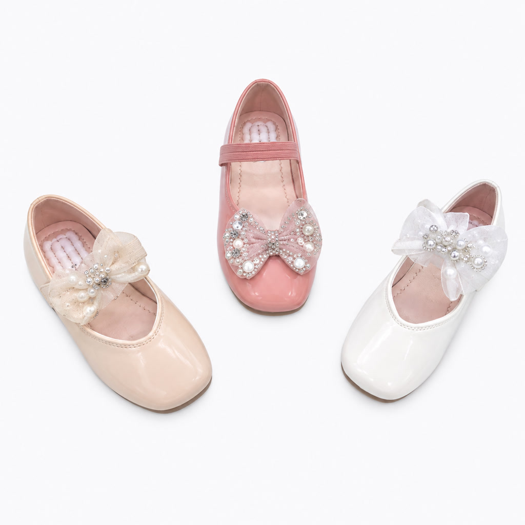 Zapato de charol para niña con moño de tul voluminoso